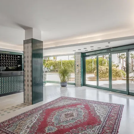 Hotel Hotiday Collection -