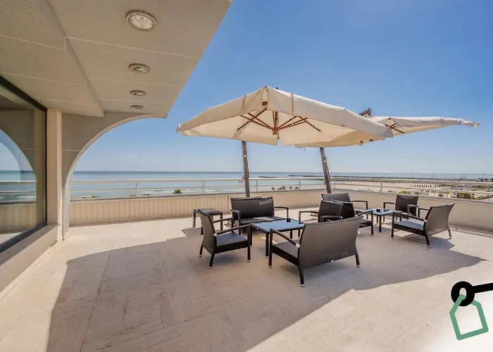 Ξενοδοχείο Hotiday Collection - 4*