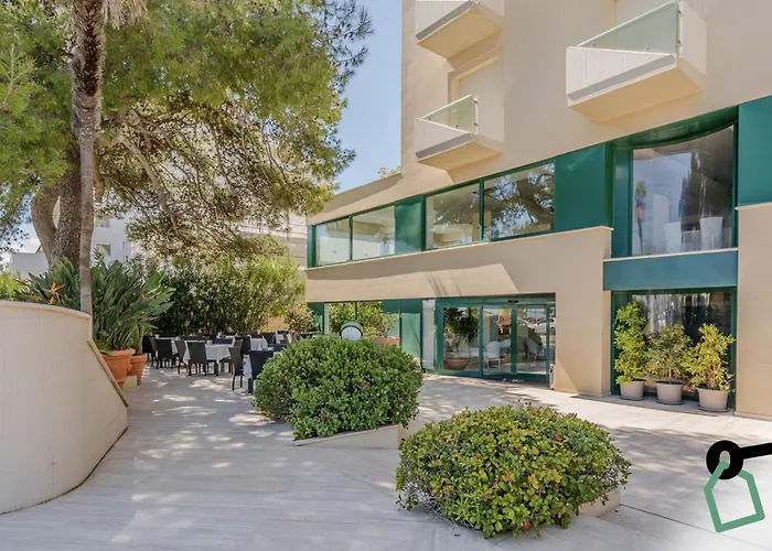 Ξενοδοχείο Hotiday Collection - 4*