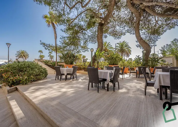 Hotell Hotiday Collection -